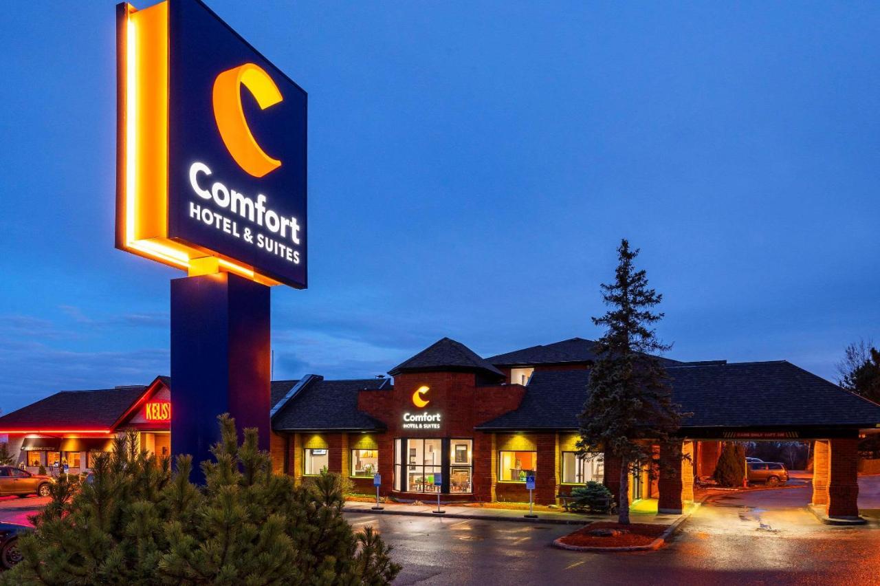 Comfort Hotel & Suites Peterborough Exterior photo